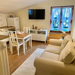 Apartment Giacomelli 3, Rotta