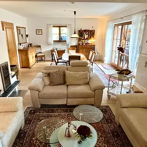Apartment Flair, Rotta